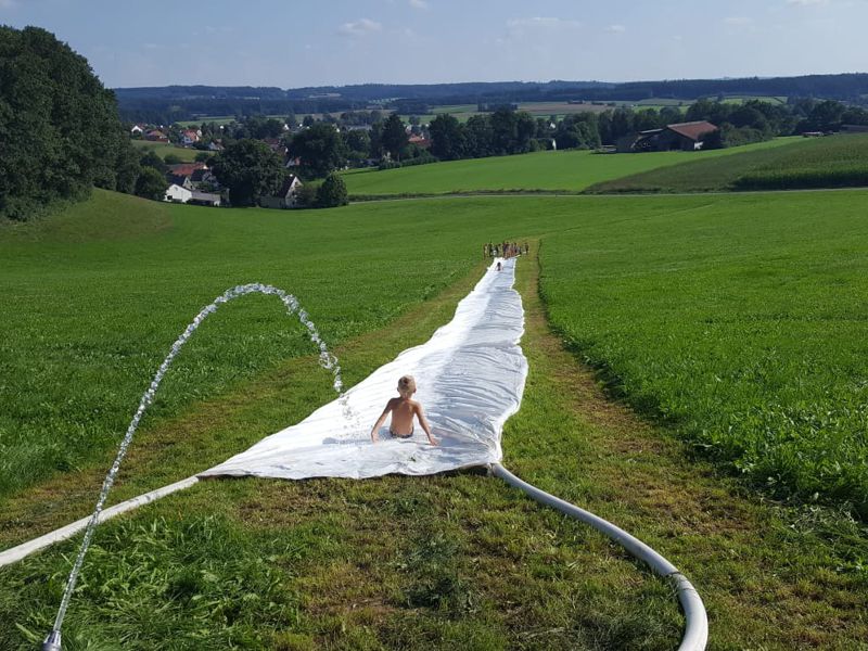 Längste Wasserrutsche im Rothtal Längste Wasserrutsche im Rothtal